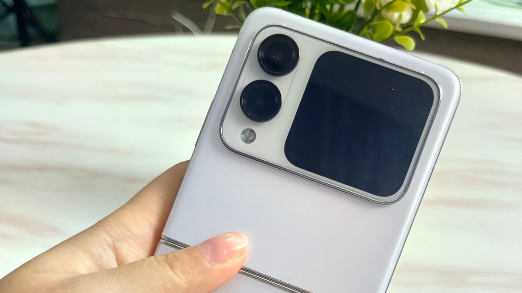 Huawei Nova Flip 50MP camera with OIS ultra wide lens and 4K video