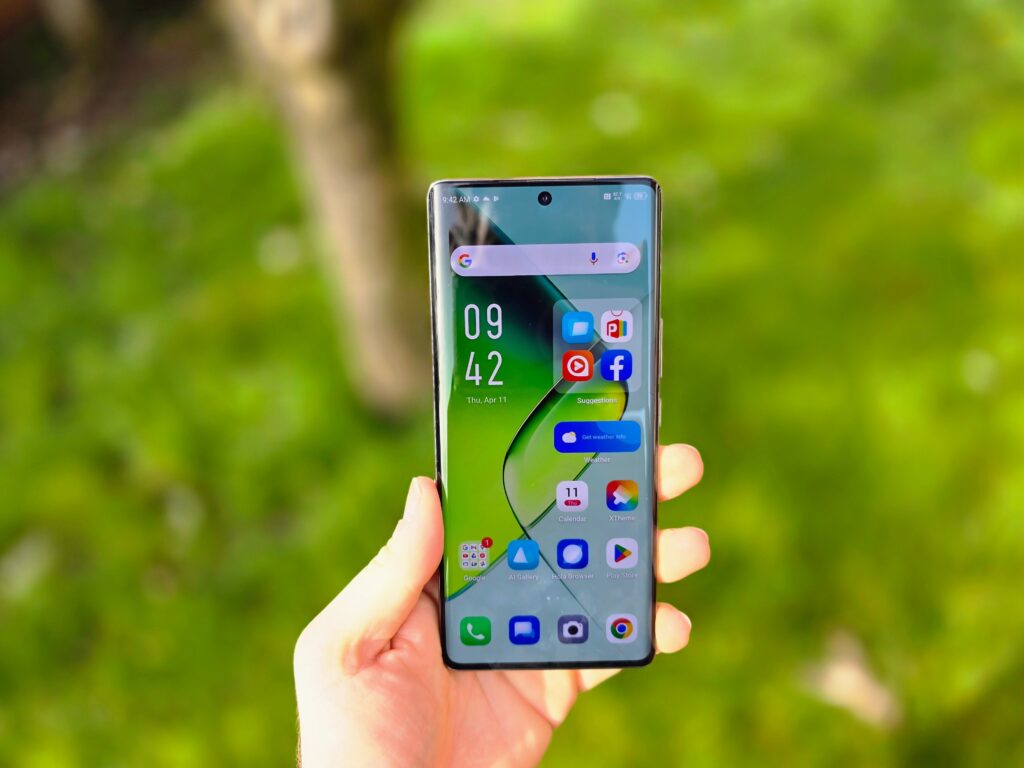 : Infinix Note 40 Pro Plus 6.78 inch AMOLED 120Hz display full HD plus