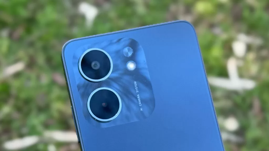 Oppo A5x 32MP rear camera with LED flash photography performance